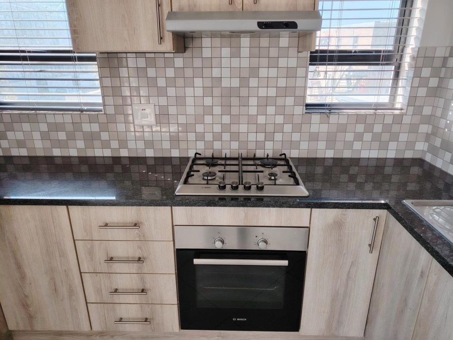 To Let 1 Bedroom Property for Rent in Buhrein Western Cape